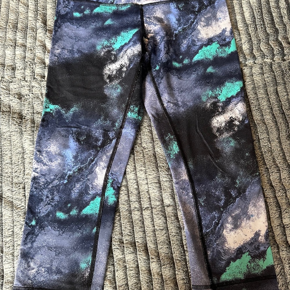 Lululemon Milky Way Crops